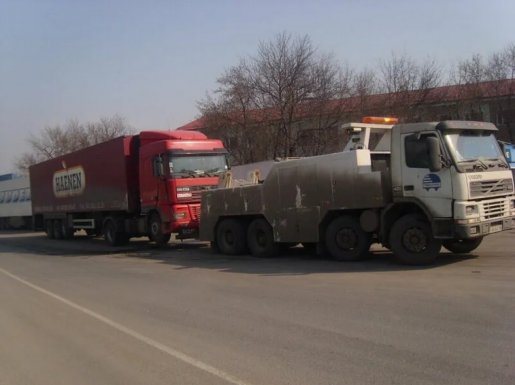 Эвакуация грузовой техники. Техпомощь стоимость услуг и где заказать - Каспийск