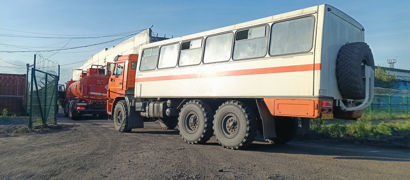 Вахтовые перевозки сотрудников автобусами и спецтехникой в Дагестане