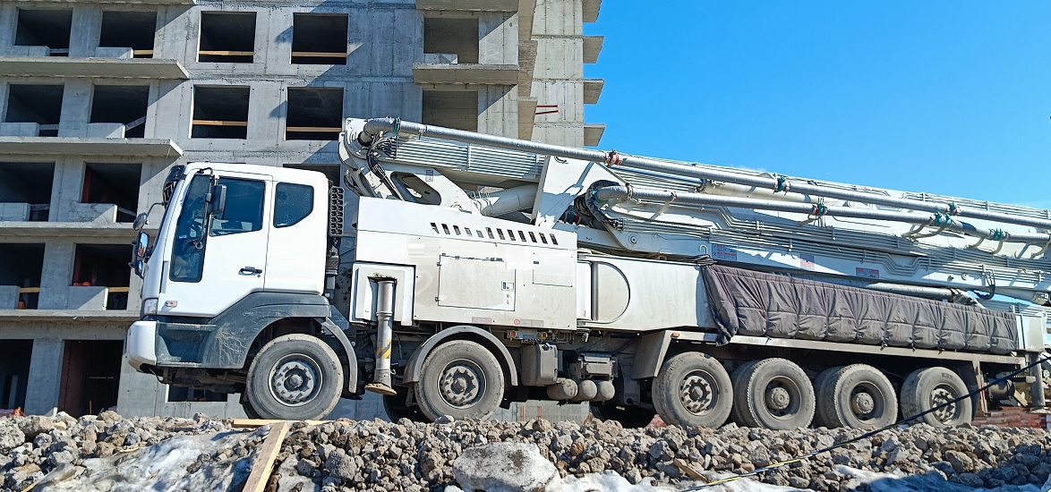 Услуги и заказ бетононасосов для заливки бетона в Дагестане